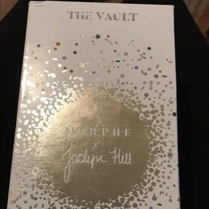 Jaclyn hill vault